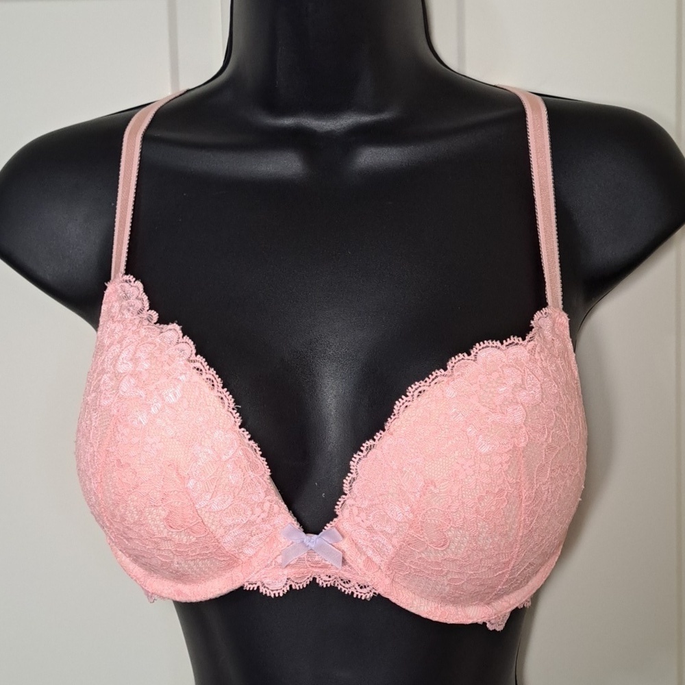 Victoria's Secret Push up lace padded bra size 34C
